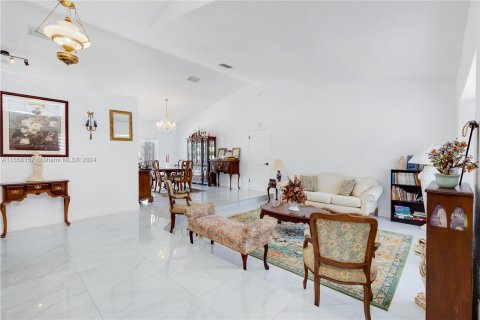 Villa ou maison à vendre à Miami, Floride: 4 chambres, 253.9 m2 № 1360654 - photo 12