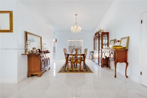 Casa en venta en Miami, Florida, 4 dormitorios, 253.9 m2 № 1360654 - foto 16