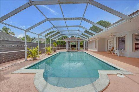 Casa en venta en Miami, Florida, 4 dormitorios, 253.9 m2 № 1360654 - foto 3