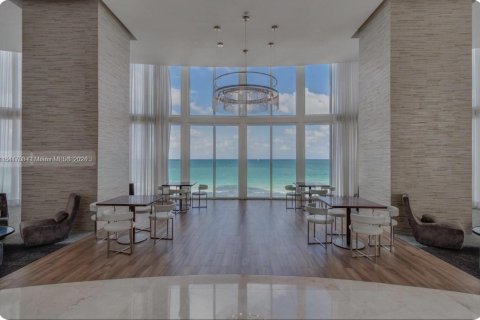 Condo in Sunny Isles Beach, Florida, 2 bedrooms  № 1319236 - photo 24