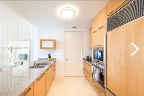 Condo in Sunny Isles Beach, Florida, 2 bedrooms  № 1319236 - photo 11