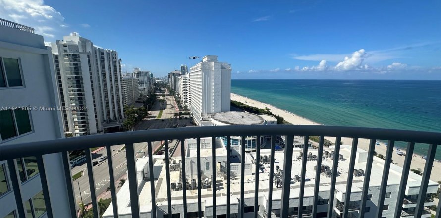 Condominio en Miami Beach, Florida, 1 dormitorio  № 1319233