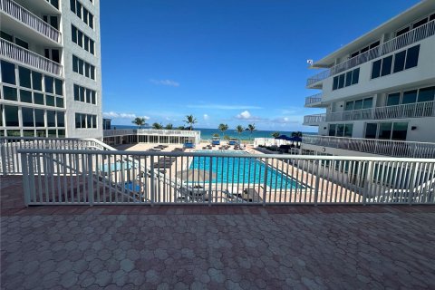 Condominio en venta en Miami Beach, Florida, 1 dormitorio, 91.04 m2 № 1319233 - foto 10