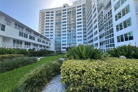 Condo in Miami Beach, Florida, 1 bedroom  № 1319233 - photo 11