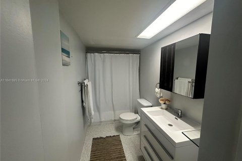 Condominio en venta en Miami Beach, Florida, 1 dormitorio, 91.04 m2 № 1319233 - foto 6