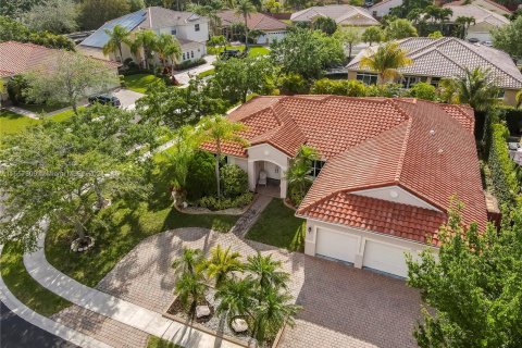 Villa ou maison à vendre à Pembroke Pines, Floride: 4 chambres, 228.63 m2 № 1117228 - photo 2