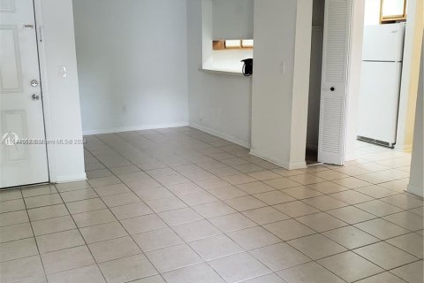 Condominio en venta en Pompano Beach, Florida, 1 dormitorio, 75.53 m2 № 1325800 - foto 2