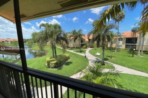 Condominio en venta en Pompano Beach, Florida, 1 dormitorio, 75.53 m2 № 1325800 - foto 10