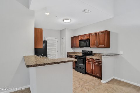 Condo in Jacksonville, Florida, 2 bedrooms  № 827009 - photo 11