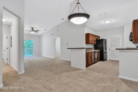 Condo in Jacksonville, Florida, 2 bedrooms  № 827009 - photo 8