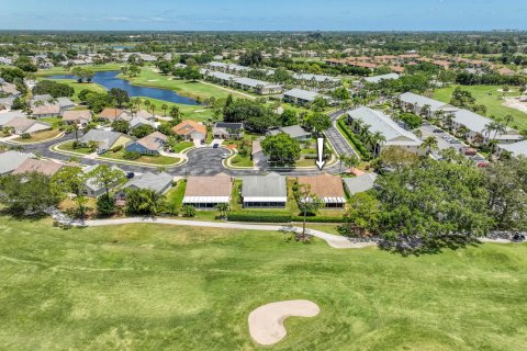 House in Jupiter, Florida 3 bedrooms, 132.66 sq.m. № 1146624 - photo 1