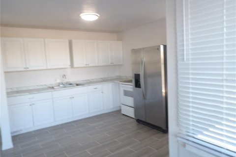 Commercial property in Madeira Beach, Florida 3 bedrooms, 190.64 sq.m. № 1342611 - photo 6