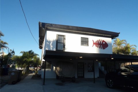 Commercial property in Madeira Beach, Florida 3 bedrooms, 190.64 sq.m. № 1342611 - photo 29