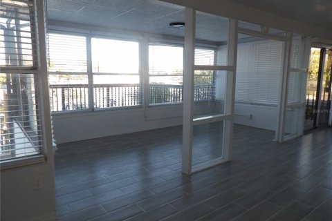 Immobilier commercial à vendre à Madeira Beach, Floride: 3 chambres, 190.64 m2 № 1342611 - photo 10