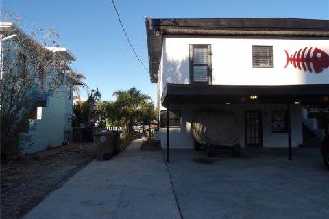 Propiedad comercial en venta en Madeira Beach, Florida, 3 dormitorios, 190.64 m2 № 1342611 - foto 30