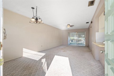 Copropriété à vendre à Tarpon Springs, Floride: 1 chambre, 62.15 m2 № 1342581 - photo 2