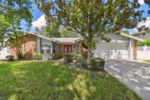 Casa en venta en Tampa, Florida, 3 dormitorios, 157.38 m2 № 1342578 - foto 1