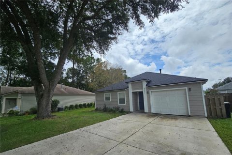 House in Gainesville, Florida 3 bedrooms, 144.93 sq.m. № 1357769 - photo 1