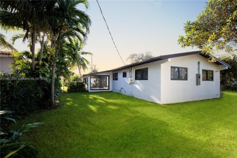 Villa ou maison à vendre à Miami, Floride: 4 chambres № 1319048 - photo 15