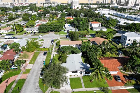 Villa ou maison à vendre à Miami, Floride: 4 chambres № 1319048 - photo 22