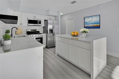 Casa en venta en Miami, Florida, 4 dormitorios № 1319048 - foto 3