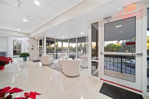 Condominio en venta en Pompano Beach, Florida, 2 dormitorios, 111.48 m2 № 913460 - foto 19