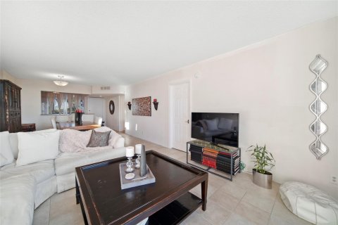 Condominio en venta en Pompano Beach, Florida, 2 dormitorios, 111.48 m2 № 913460 - foto 25