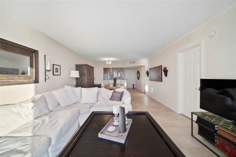 Copropriété à vendre à Pompano Beach, Floride: 2 chambres, 111.48 m2 № 913460 - photo 26