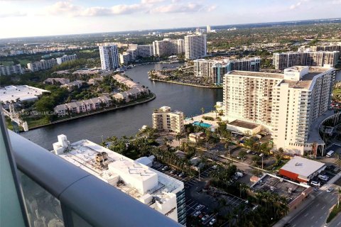 Condo in Hollywood, Florida, 1 bedroom  № 1375964 - photo 5