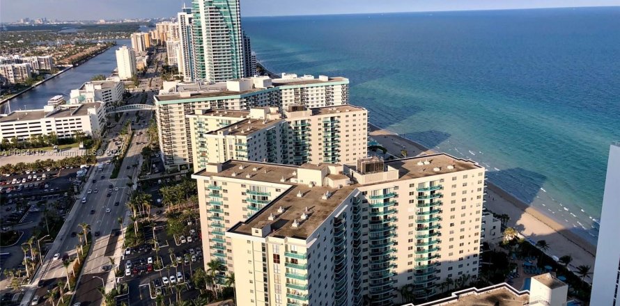 Condo in Hollywood, Florida, 1 bedroom  № 1375964