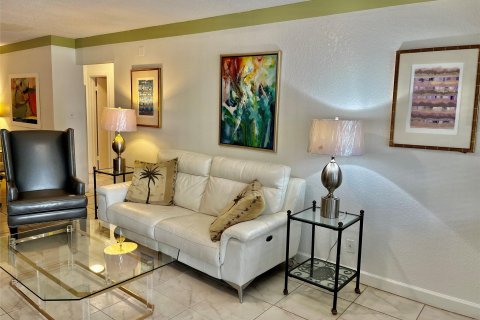 Copropriété à vendre à Wilton Manors, Floride: 2 chambres, 78.6 m2 № 961554 - photo 13