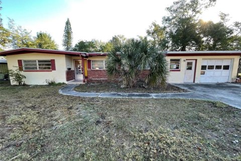 House in Orlando, Florida 3 bedrooms, 164.81 sq.m. № 1342861 - photo 1