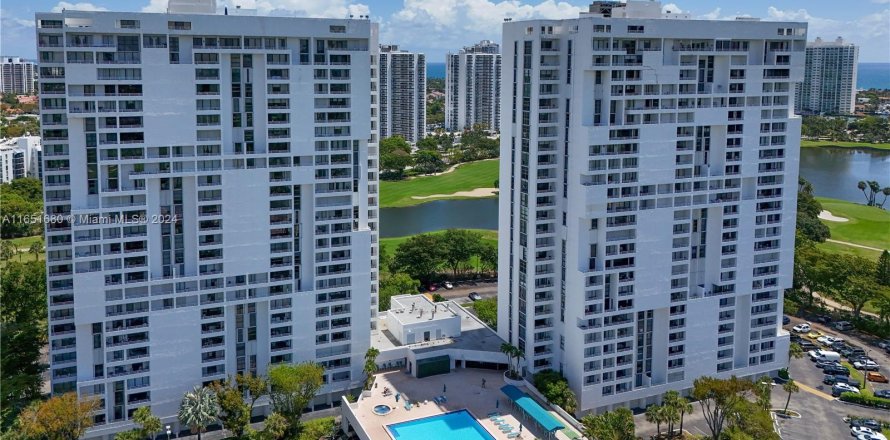 Condominio en Aventura, Florida, 2 dormitorios  № 1347736