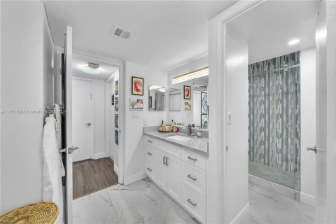 Condo in Aventura, Florida, 2 bedrooms  № 1347736 - photo 15