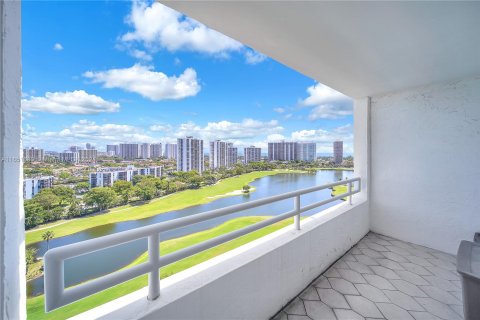 Copropriété à louer à Aventura, Floride: 2 chambres, 107.58 m2 № 1347736 - photo 13