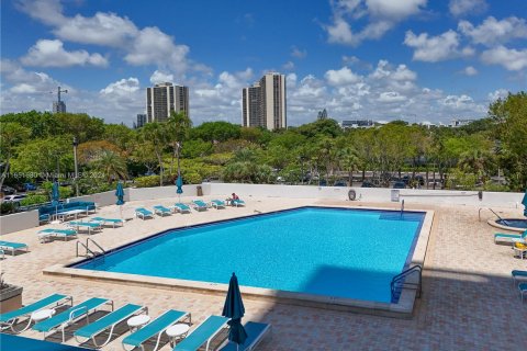 Condominio en alquiler en Aventura, Florida, 2 dormitorios, 107.58 m2 № 1347736 - foto 19