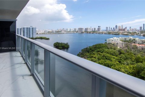 Condominio en venta en North Miami Beach, Florida, 2 dormitorios, 102.84 m2 № 277034 - foto 1
