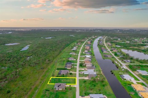 Terreno en venta en Rotonda, Florida № 713147 - foto 8