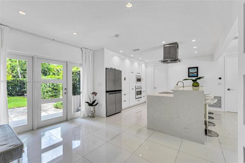 Villa ou maison à vendre à Coral Gables, Floride: 4 chambres, 263.29 m2 № 1333249 - photo 5