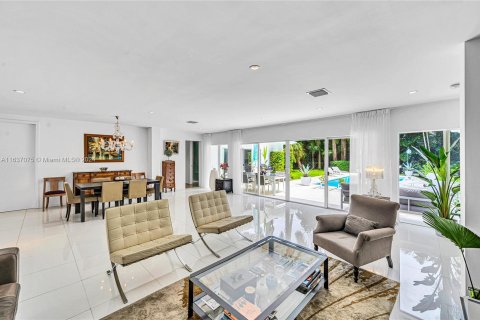 Casa en venta en Coral Gables, Florida, 4 dormitorios, 263.29 m2 № 1333249 - foto 13