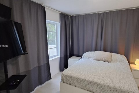 Copropriété à vendre à Miami Beach, Floride: 3 chambres, 119.29 m2 № 1345356 - photo 19