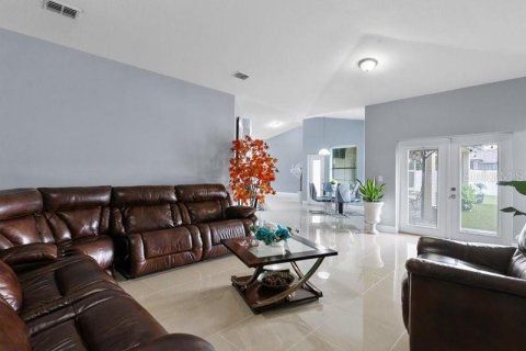 Casa en venta en Spring Hill, Florida, 4 dormitorios, 259.48 m2 № 1325133 - foto 20