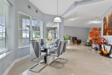 Casa en venta en Spring Hill, Florida, 4 dormitorios, 259.48 m2 № 1325133 - foto 17