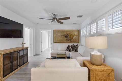 Casa en venta en West Palm Beach, Florida, 3 dormitorios, 241.36 m2 № 776827 - foto 3