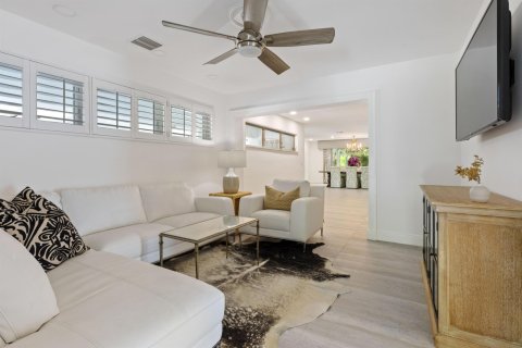 Villa ou maison à vendre à West Palm Beach, Floride: 3 chambres, 241.36 m2 № 776827 - photo 2