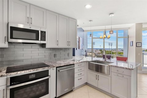 Condominio en venta en Saint Petersburg, Florida, 2 dormitorios, 134.43 m2 № 1337760 - foto 18