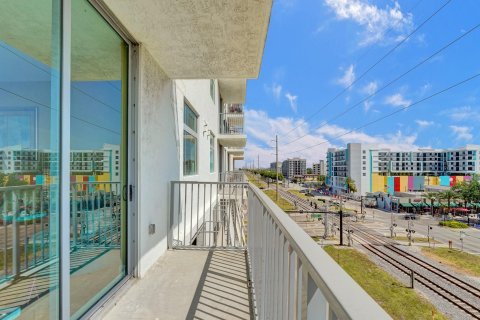 Condo in Hollywood, Florida, 2 bedrooms  № 1120007 - photo 11