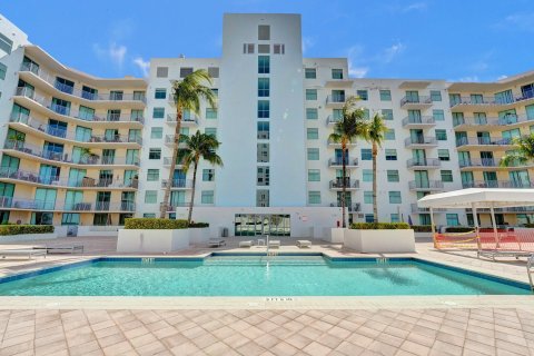 Copropriété à vendre à Hollywood, Floride: 2 chambres, 111.02 m2 № 1120007 - photo 2