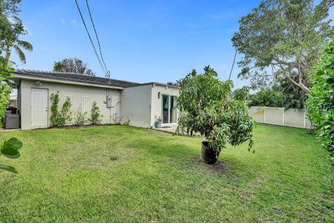 Villa ou maison à vendre à Deerfield Beach, Floride: 2 chambres, 139.63 m2 № 1120006 - photo 1