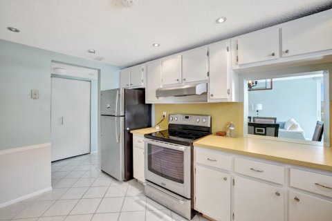 Condo in Fort Lauderdale, Florida, 2 bedrooms  № 1119959 - photo 22